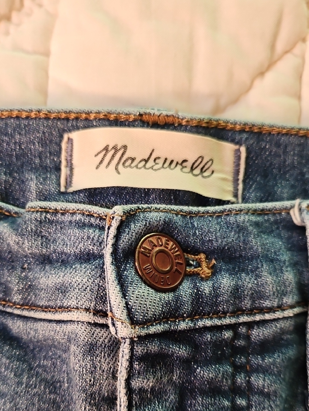Madewell- 10" High Rise Skinny Crop Faded Denim- Size 27 - Picture 6 of 7